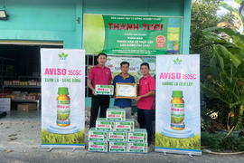 HAI TRI ÂN VÀ VINH DANH ĐẠI LÝ BÁN HÀNG XUẤT SẮC AVISO 350SC TẠI KHU VỰC BẮC SÔNG HẬU
